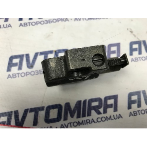 Натягувач ланцюга ГРМ Volvo V50 1.8 16V 2004-2010 30757387